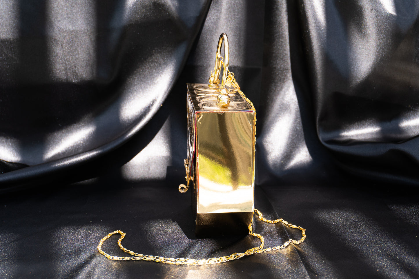 Fayruz - Handmade Bag, close-up side view 