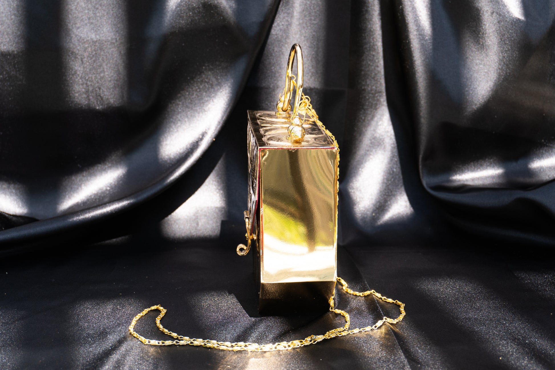 Fayruz - Handmade Bag, close-up side view 